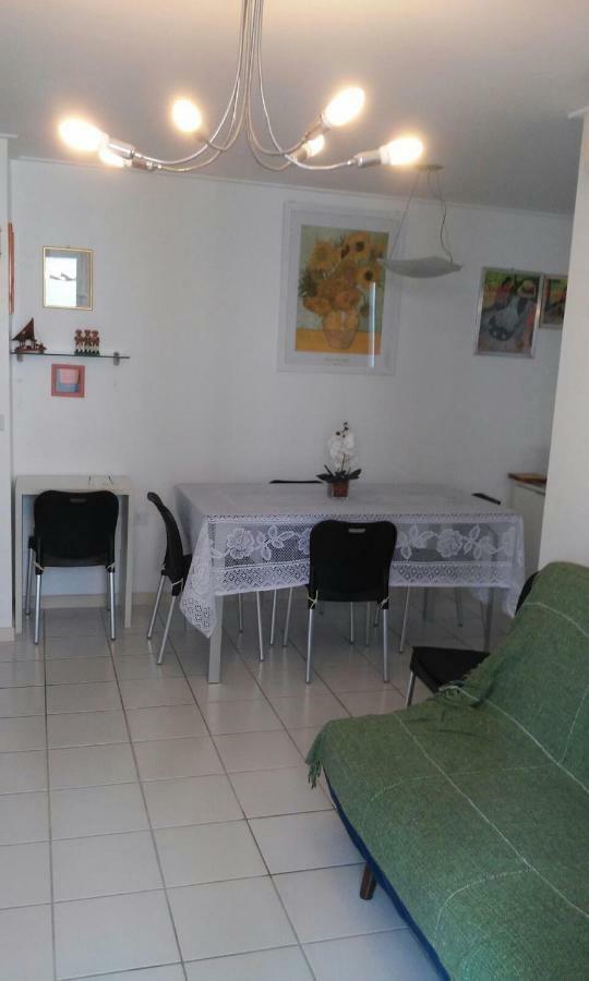 Na BEIRA DE PAJUCARA EDIFICIO NEO 2 APARTAMENTO COM 2 QUARTOS CONSUMO ELETRICO É PAGO NO CKECK-OUT Maceió Extérieur photo